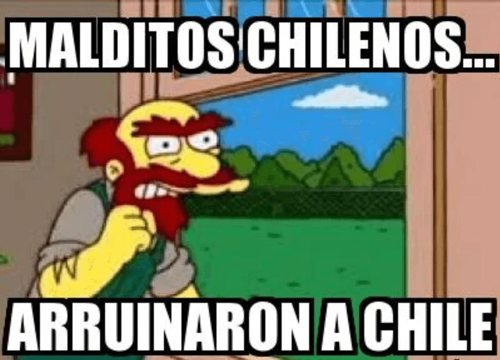 Meme de cultura popular con el texto malditos chilenos arruinaron a Chile.